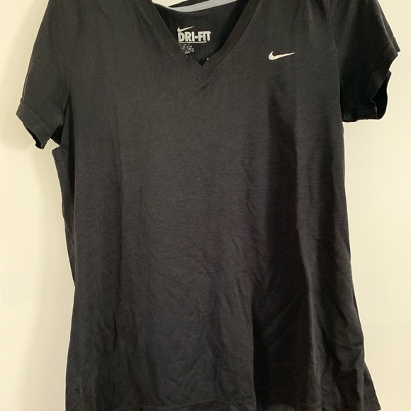 Nike and under armour work out clothes - Picture 4 of 7